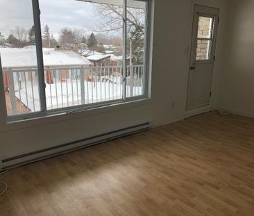 Charny, Grand 5 ½ au dernier étage Disponible maintenant! Wifi inclu - Photo 3