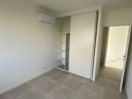 Location Appartement 3 pièces 70m² CARNOUX EN PROVENCE 13470 - Photo 2