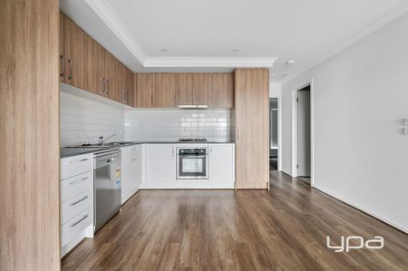Stylish, Low-Maintenance Living in Brookfield - Photo 3