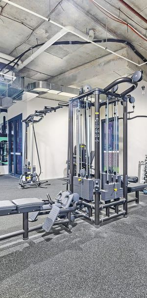 Stunning Apartment - Spacious, Stylish & Rarely Found - Photo 1