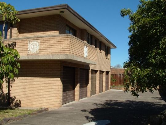 Renovated 2 bedroom unit - Photo 1