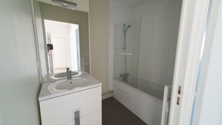 T3 de 67 m² séjour avec terrasse - Photo 5