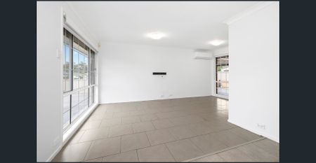 Modern Family Living - Photo 2