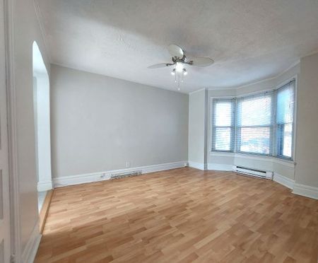 For Lease - 2143 Gerrard Street Unit# Upper, Toronto, Ontario - Photo 5