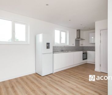 Flat to rent - Worsley Bridge Road, London, SE26 - Photo 6