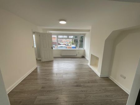 3 bedroom semi-detached house to rent - Photo 2