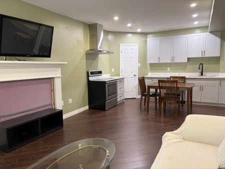 For Lease - 23 Lacey Court, Aurora, Ontario - Photo 4