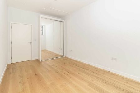 Great West Road, TW8, London - Photo 5