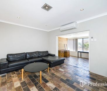 Coastal Living in Mullaloo - Private 2x1 Rear Home - Photo 6