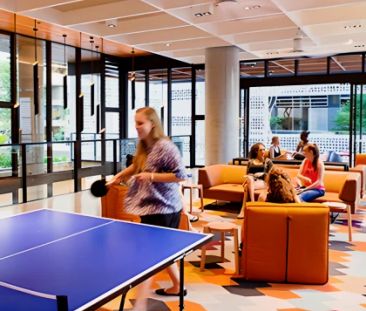 Single Bedroom – share bathroom - Photo 2