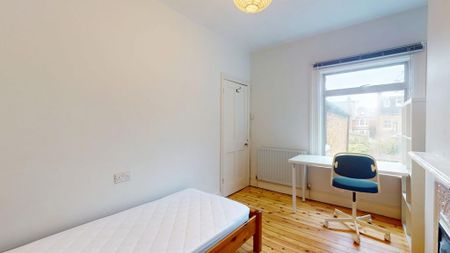 4 bedroom terraced house to rent - Photo 4