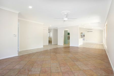 SPACIOUS FAMILY HOME WITH POOL - INTERNAL PHOTOS TO COME SOON - Photo 3