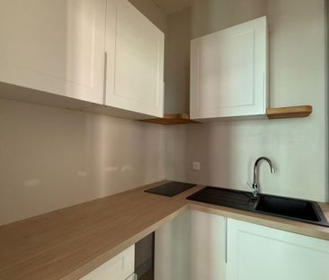 Libre le ..Maintenant Mt Loyer :503,43 Mt des charges :83,4 - Photo 3