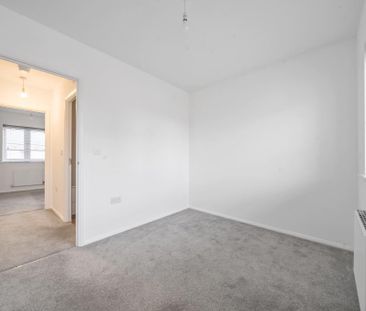 2 bedroom semi-detached house to rent - Photo 4