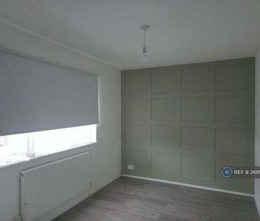 6 bedroom semi-detached house to rent - Photo 5