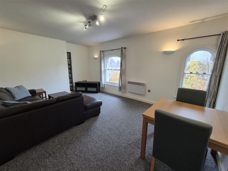 2 Bed Flat - Photo 5