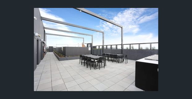 Modern One Bedroom Apartment in YarraBend - Photo 1