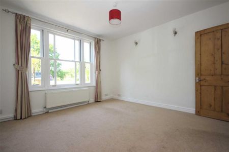 2 bedroom semi-detached house to rent - Photo 4