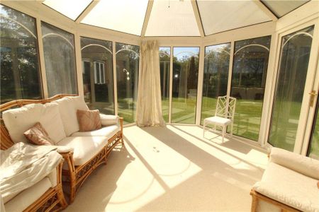 4 bedroom detached house to rent - Photo 5