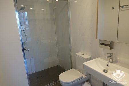 Fully furnished high level two bedrooms unit - Photo 5