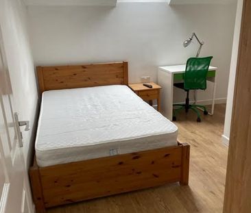 2 Bed Semi-Detached House, Burns Street, NG7 - Photo 2