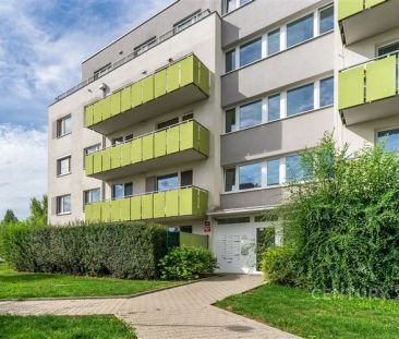 Prostorný a světlý byt 2+kk s garážovým stáním a skvělým zázemím – ... - Photo 4