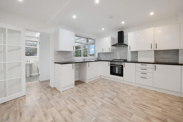 3 bedroom semi-detached house to rent - Photo 1