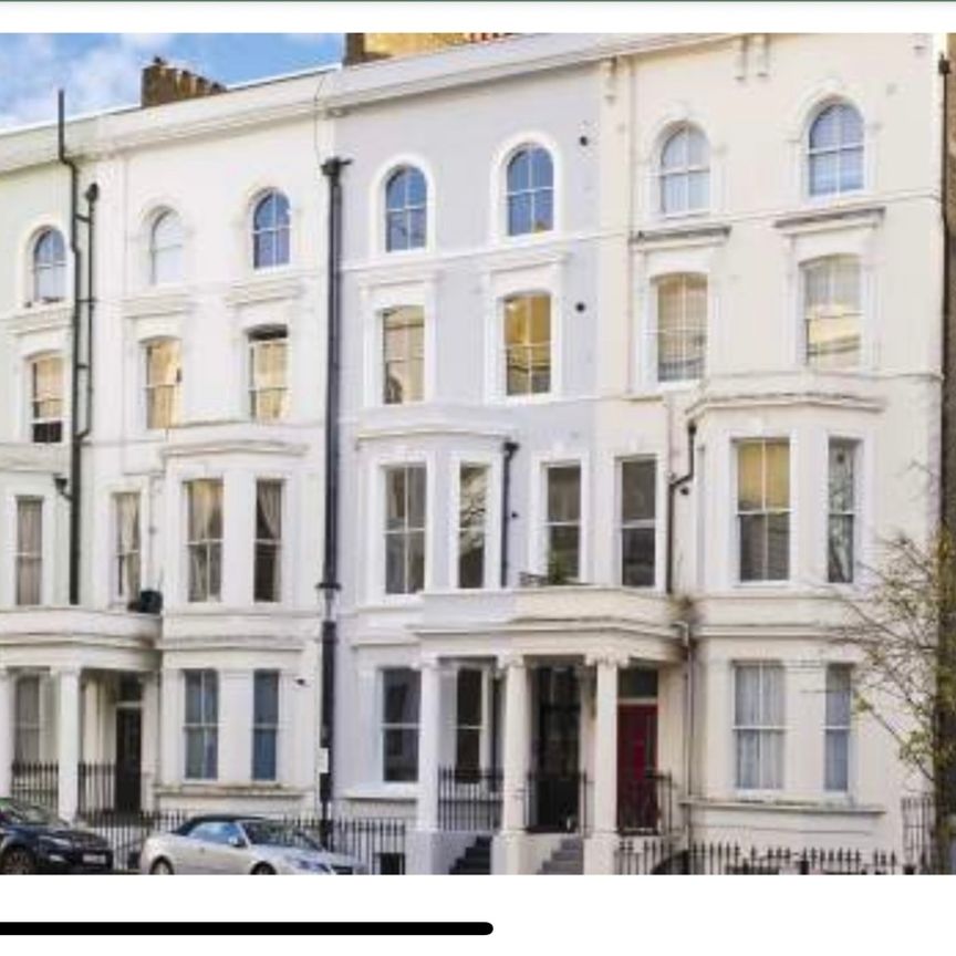 2 Bed Flat, Powis Square, W11 - Photo 1