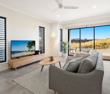 Modern Three-Bedroom Townhouse in a Sought-After Coastal Location - Photo 1