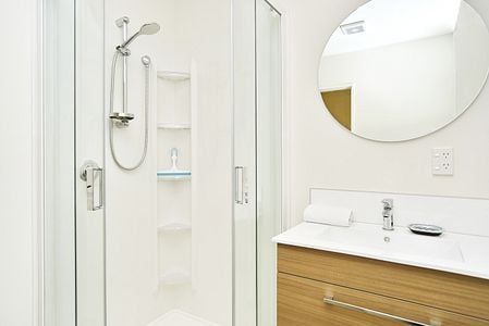 Bright, Furnished 2-Bedroom Apartment in Merivale - Photo 3