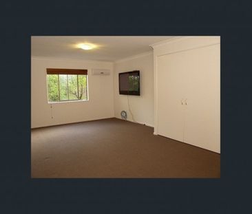 Highset 5 Bed with Swimming pool in Algester - Photo 1
