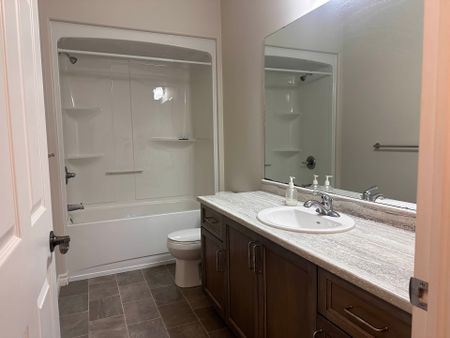 For Lease - 23 Redwood Drive, Belleville, Ontario - Photo 4