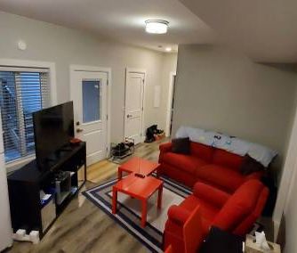 1 bedroom basement suite - Photo 4