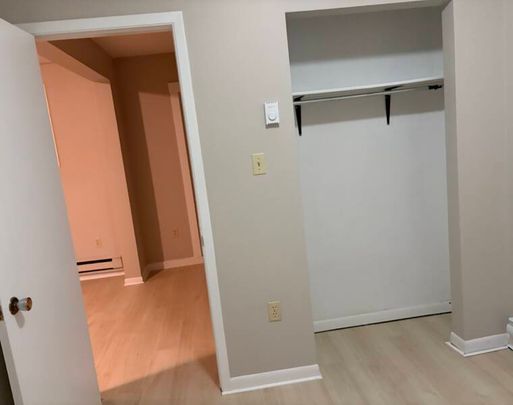 One bedroom apartment in Fairview - Photo 1