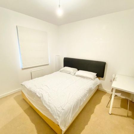 4 bedroom flat to rent - Photo 3