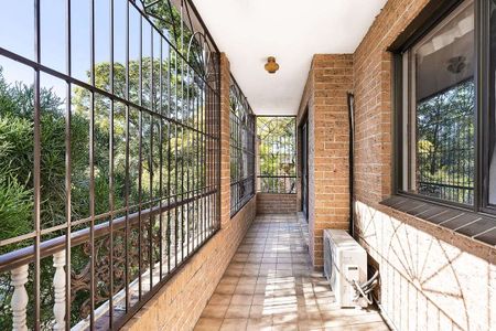 Two Bedroom Apartment Offering Convenient Lifestyle - Photo 2