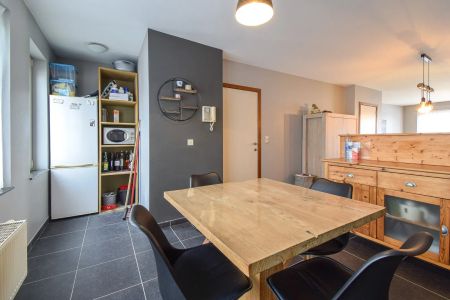 Ruim twee-slaapkamerappartement met terras te Oudenburg - Foto 4