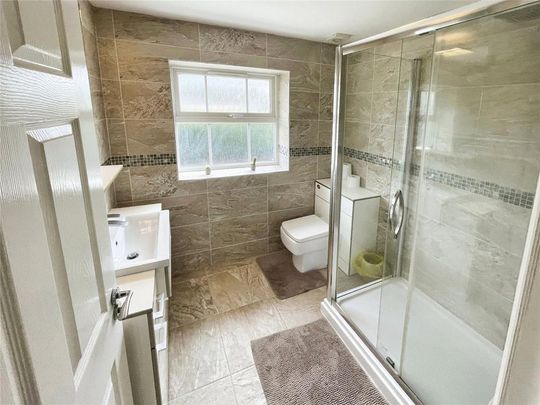 4 bedroom detached house to rent - Photo 1