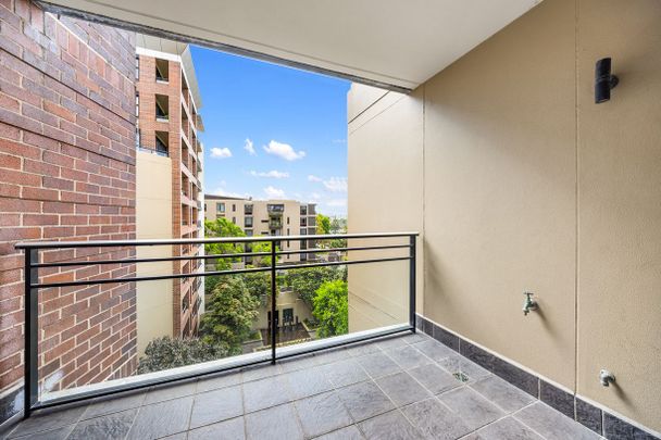 Oversized One Bedroom with Study and Storage Cage - Photo 1