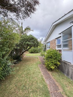 MOUNT EDEN, 2 BEDROOMS - Photo 1