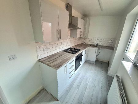 2 bedroom terraced house to rent - Photo 5