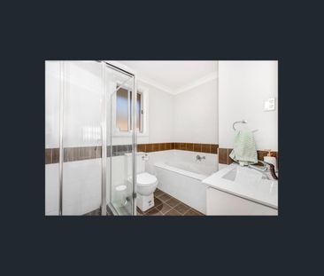 4-Bedroom Townhouse for Rent - Your Spacious Haven Awaits in Rooty ... - Photo 5