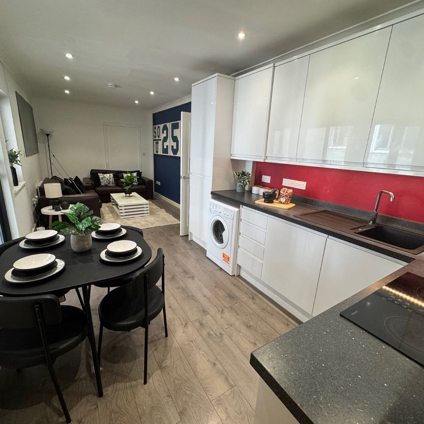 4 bedroom apartment to rent - Photo 1