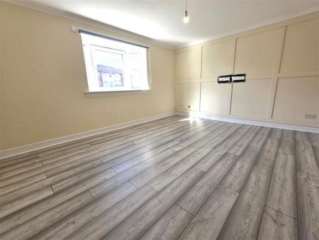 3 bedroom apartment to rent - Photo 2