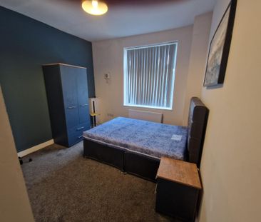 Manchester Road East - Photo 5