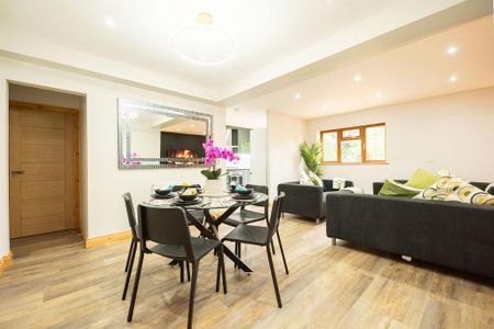 8 bedroom detached house to rent - Photo 3