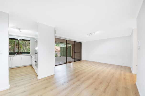 House like Renovated Two Bedroom Oasis - Photo 1