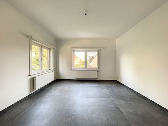 Halfopen woning in centrum Grimbergen - Photo 1