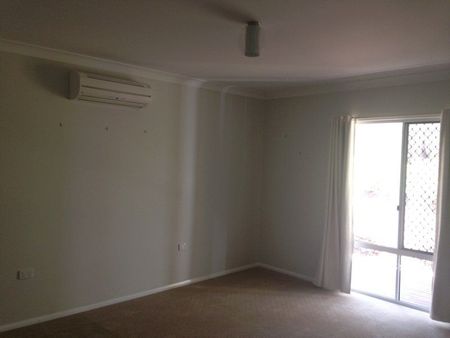 Spacious haven with a view! - Photo 2