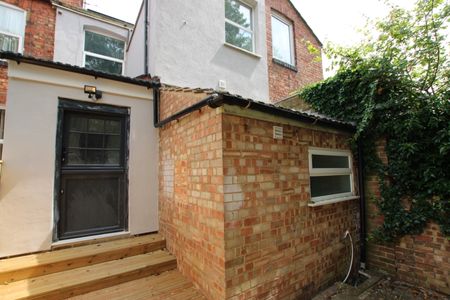 83 Cross Street, Room 4, Kettering - Photo 2